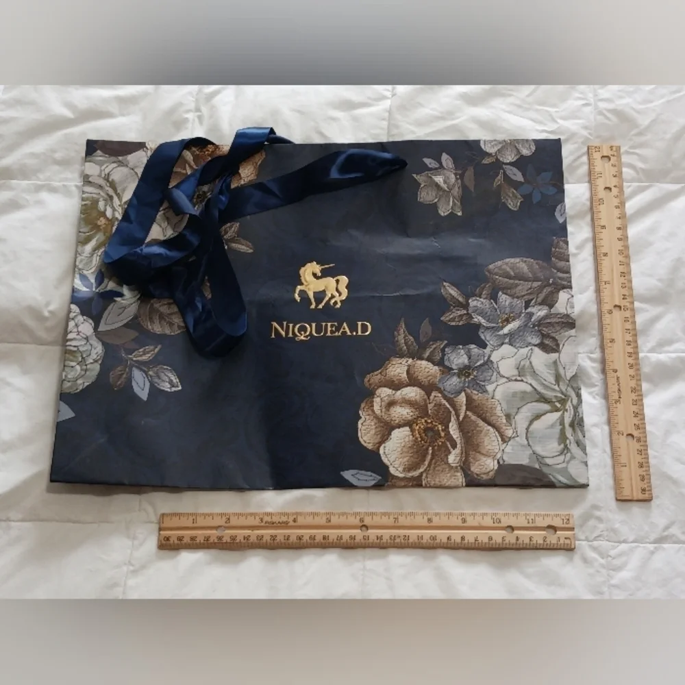 Niquea.d gift Bg